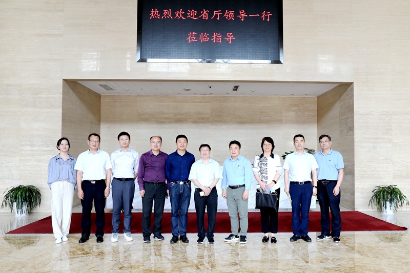 省人力社保厅二级巡视员陈荣华一行莅临门徒娱乐纸业调研人才事情_公司新闻_新闻中心_门徒娱乐